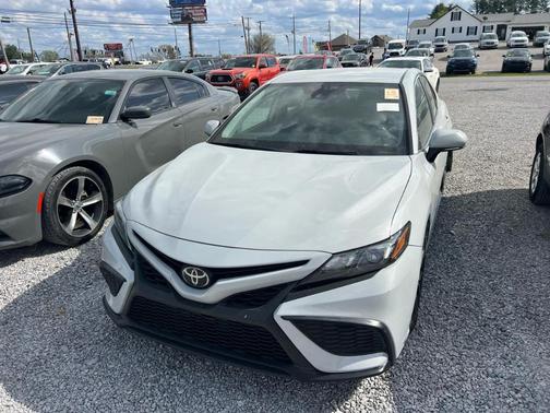 White 2022 Toyota Camry SE