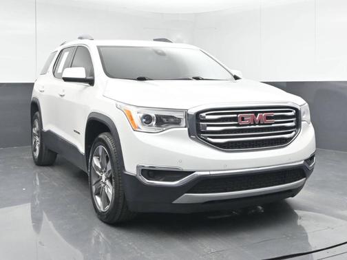 White 2018 GMC Acadia SLT-2