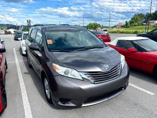 2015 Toyota Sienna LE