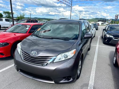 2015 Toyota Sienna LE