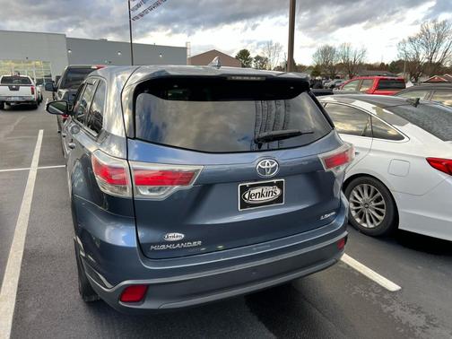 2016 Toyota Highlander LE Plus
