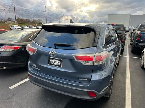 2016 Toyota Highlander LE Plus