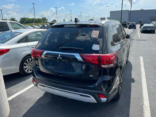 Black 2020 Mitsubishi Outlander SE