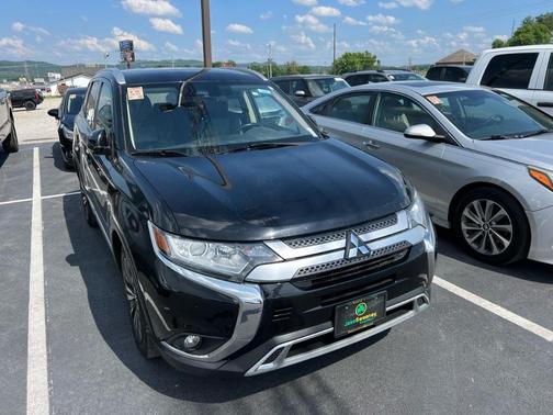 Black 2020 Mitsubishi Outlander SE