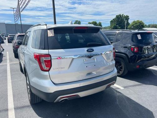 Silver 2017 Ford Explorer Limited