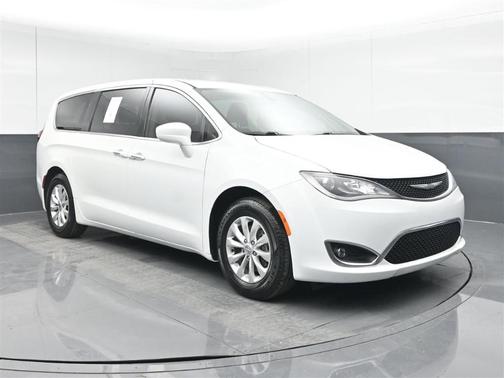 2018 Chrysler Pacifica Touring Plus