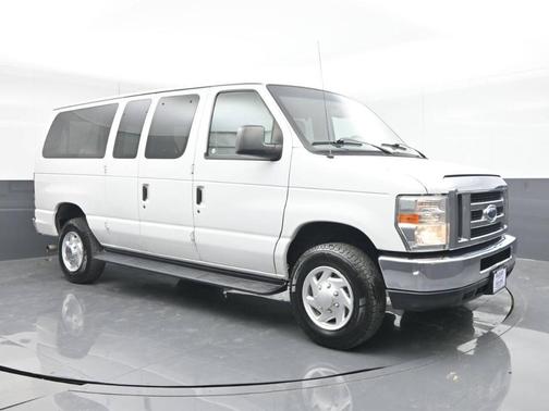 2013 Ford E350 Super Duty XLT