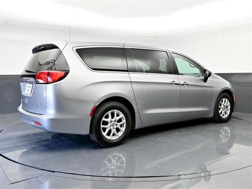 2017 Chrysler Pacifica LX
