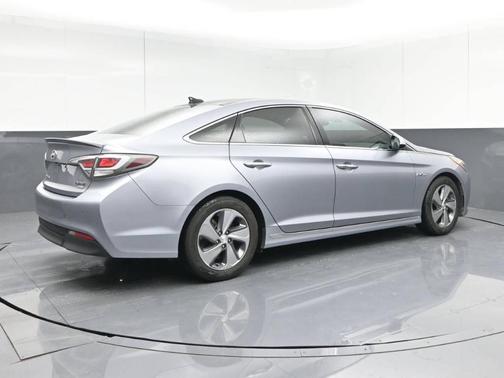 2016 Hyundai SONATA Hybrid Limited