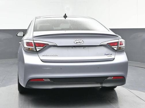 2016 Hyundai SONATA Hybrid Limited