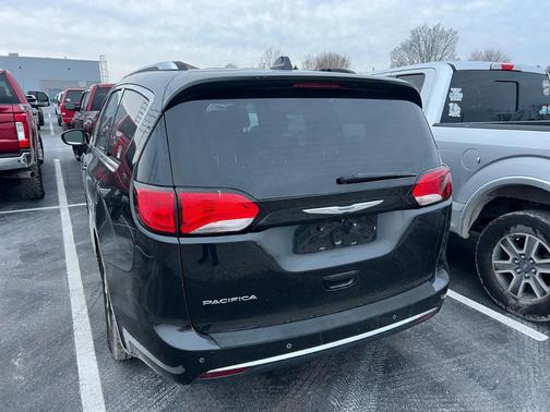 2019 Chrysler Pacifica Touring-L
