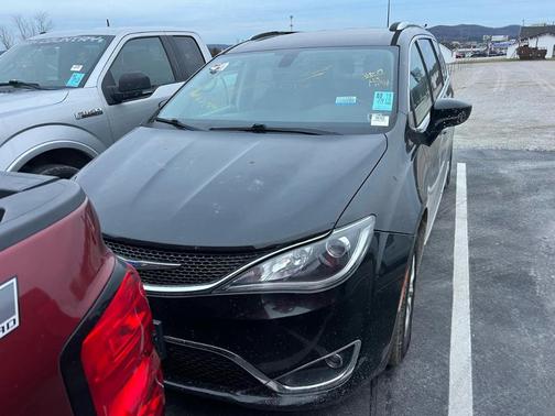 2019 Chrysler Pacifica Touring-L