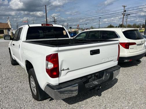 White 2019 Toyota Tundra SR5