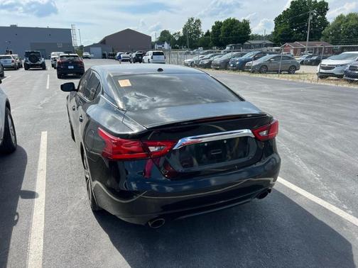 Black 2016 Nissan Maxima 3.5 SR