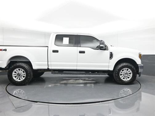 White 2019 Ford F-250 XLT