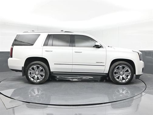 White 2017 GMC Yukon Denali