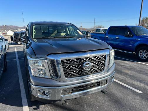 2016 Nissan Titan XD SV