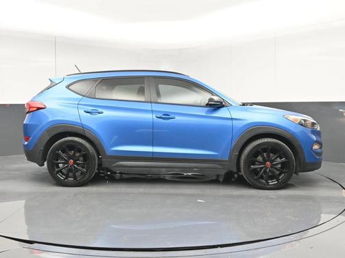2017 Hyundai TUCSON Night
