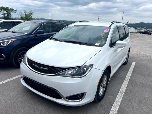 2019 Chrysler Pacifica Touring-L