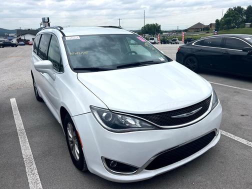 2019 Chrysler Pacifica Touring-L