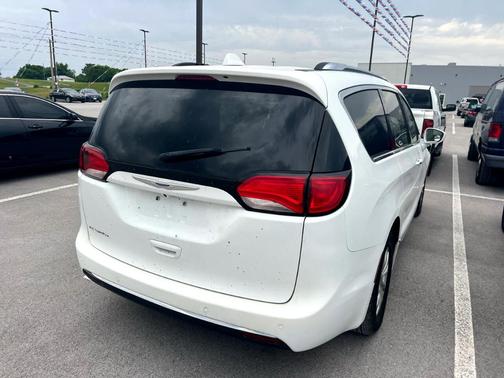 2019 Chrysler Pacifica Touring-L