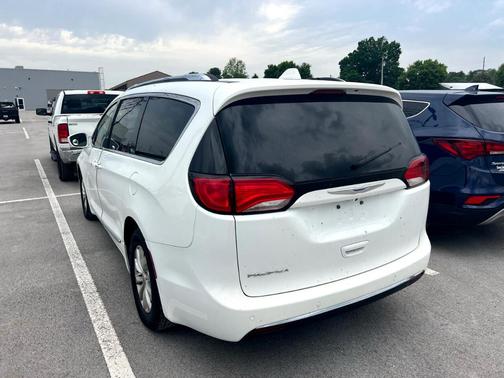 2019 Chrysler Pacifica Touring-L