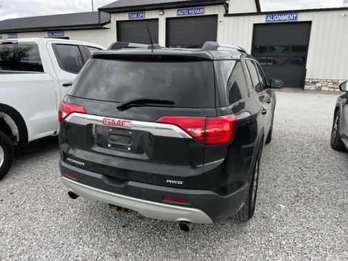 2017 GMC Acadia SLE-2