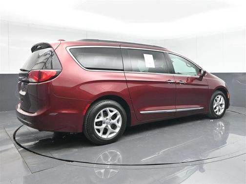 Maroon 2017 Chrysler Pacifica Touring-L