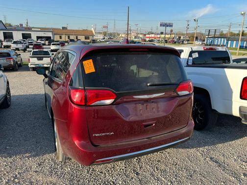 2017 Chrysler Pacifica Touring-L