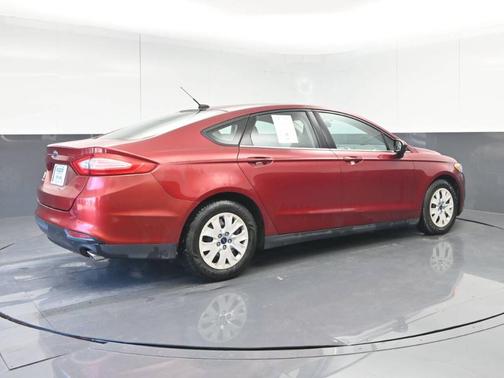 Maroon 2013 Ford Fusion S