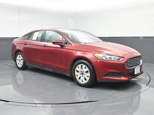 Maroon 2013 Ford Fusion S