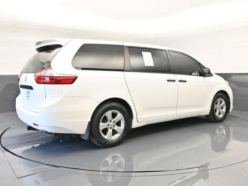 2017 Toyota Sienna L