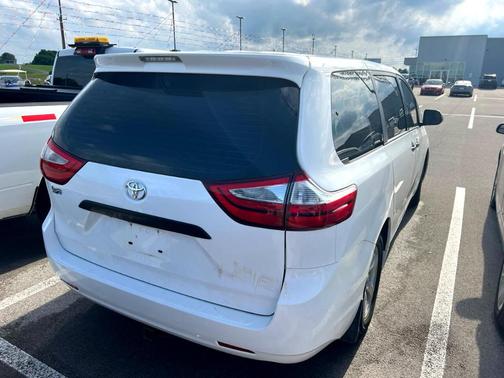 2017 Toyota Sienna L