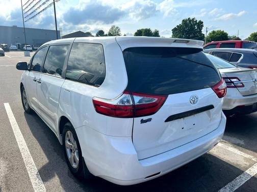 2017 Toyota Sienna L