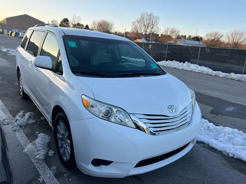 2015 Toyota Sienna LE