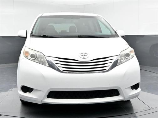 2015 Toyota Sienna LE