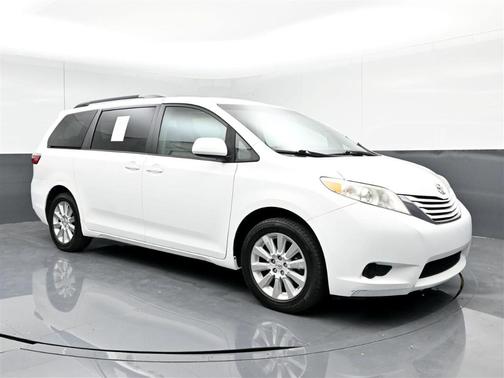 2015 Toyota Sienna LE