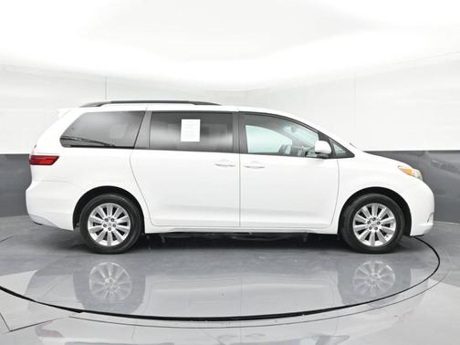 2015 Toyota Sienna LE