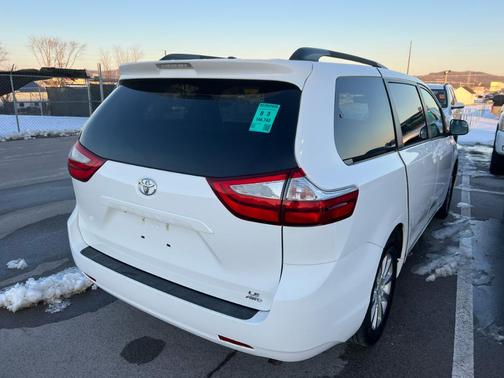 2015 Toyota Sienna LE