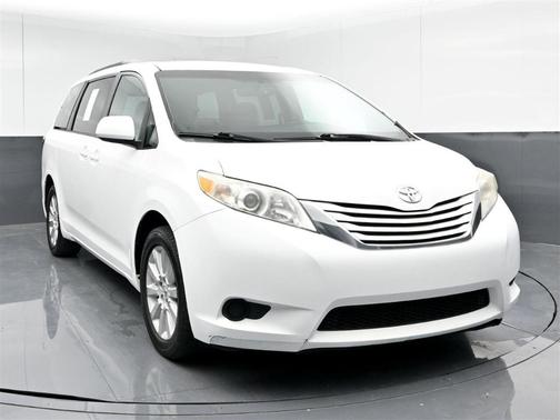 2015 Toyota Sienna LE