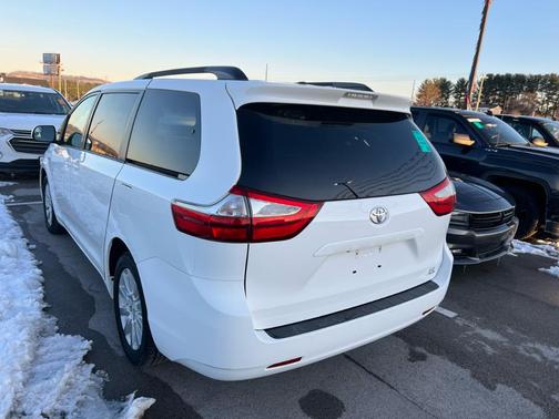 2015 Toyota Sienna LE