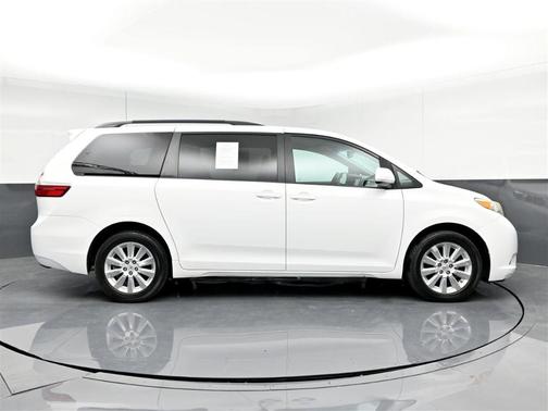 2015 Toyota Sienna LE
