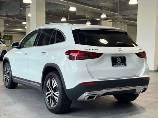 2025 Mercedes-Benz GLA 250 4MATIC