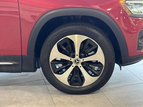 2024 Mercedes-Benz GLB 250 4MATIC