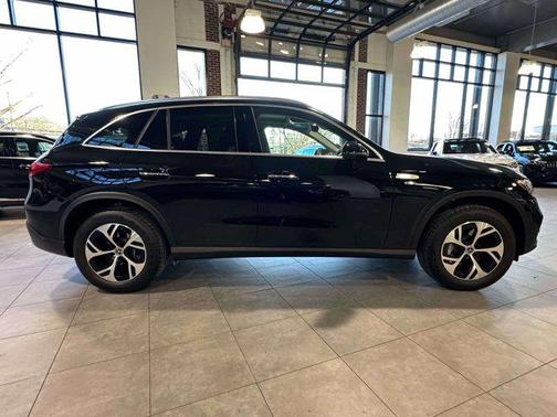 2025 Mercedes-Benz GLC 350e Base