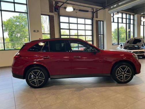 2025 Mercedes-Benz GLC 300 4MATIC