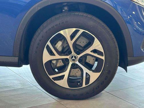 2025 Mercedes-Benz GLC 350e Base