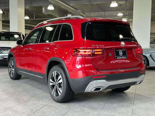 2025 Mercedes-Benz GLB 250 4MATIC