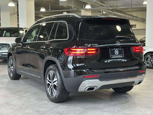 2025 Mercedes-Benz GLB 250 4MATIC