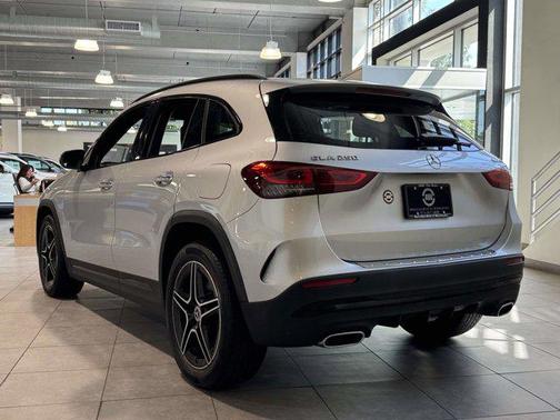 2021 Mercedes-Benz GLA 250 Base 4MATIC